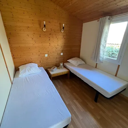 Vue Degagee Sur Au Loin Chalet *